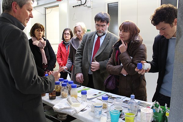 Dr. Venus, ATB (links) im Gespräch mit Prof. Remaud-Simeon, INSA, Toulouse (2. von rechts) (Foto: ATB)
