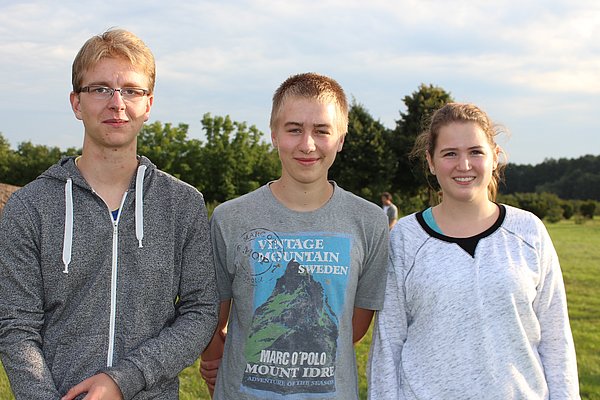 Die drei FJN-Teilnehmer (von links): Maximilian Balk, Joris Müller und Vera Butz. (Foto: Foltan/ATB)